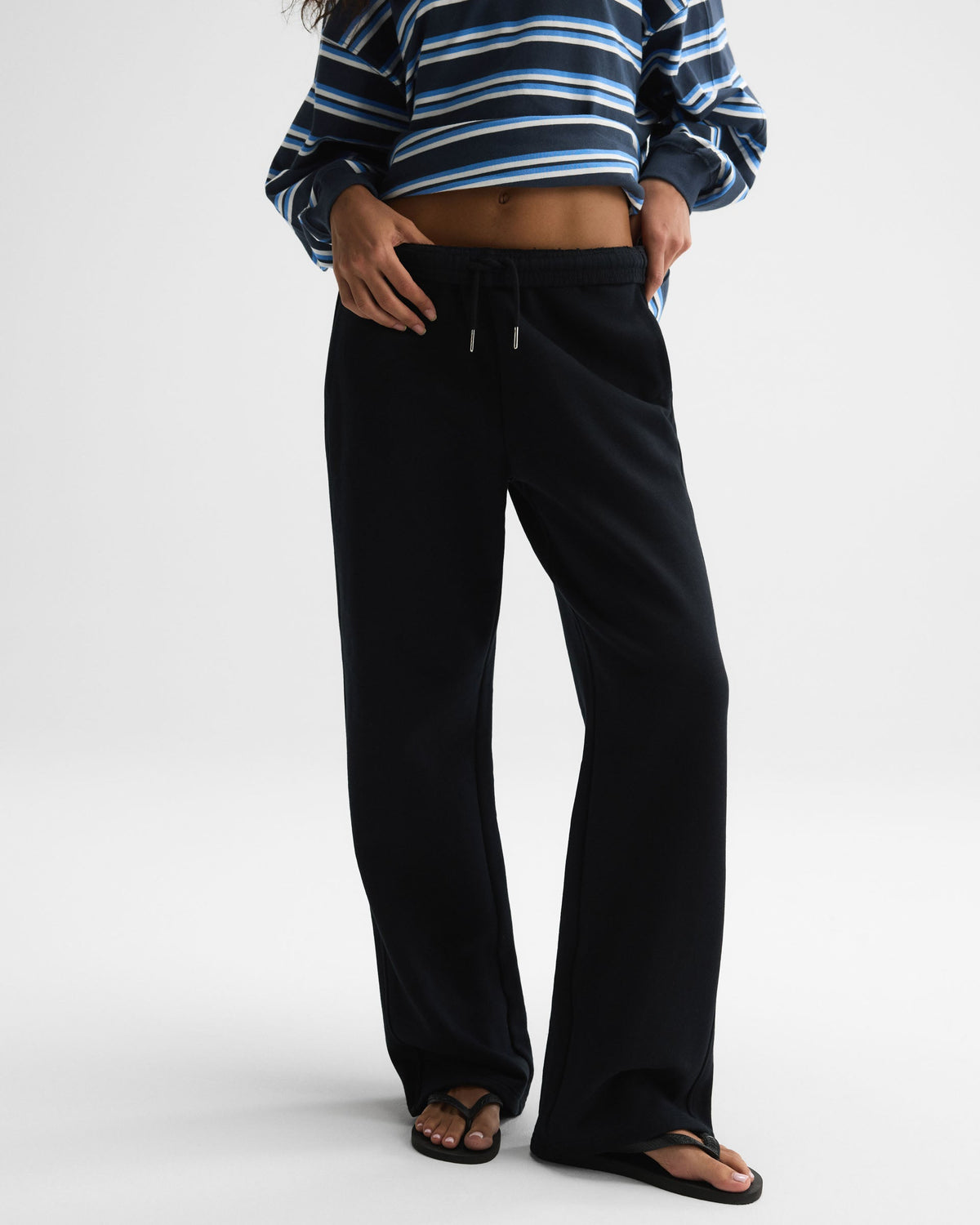 Straight Leg Sweatpants - Black