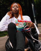 LE MONDE DES GRAFFITIS CROSSOVER CLUTCH