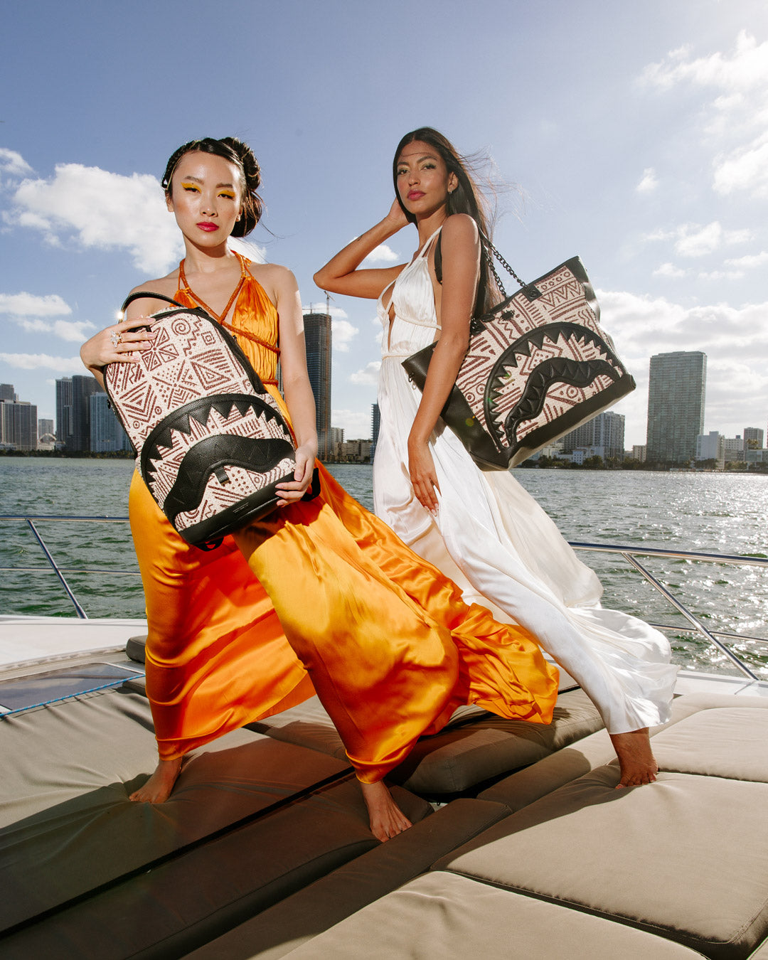 A.I. PALM MIRAGE SHARK LUXE BEACH TOTE